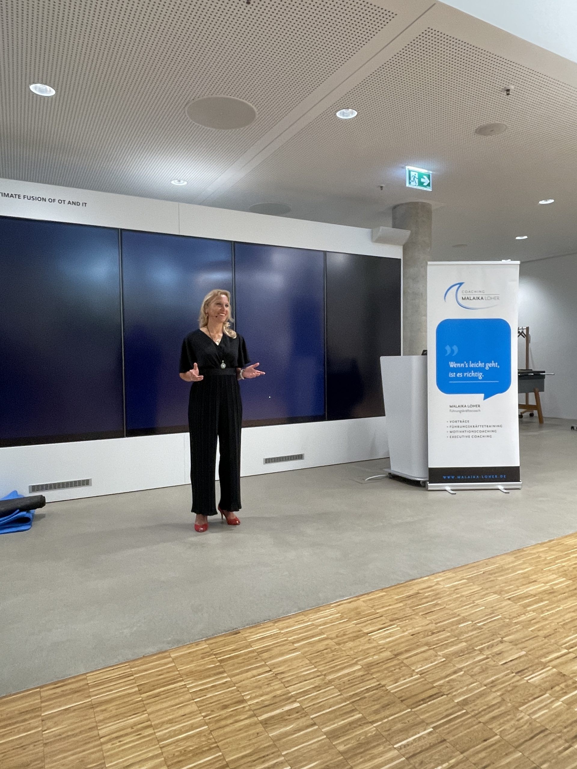 Malaika Loher auf der Bühne